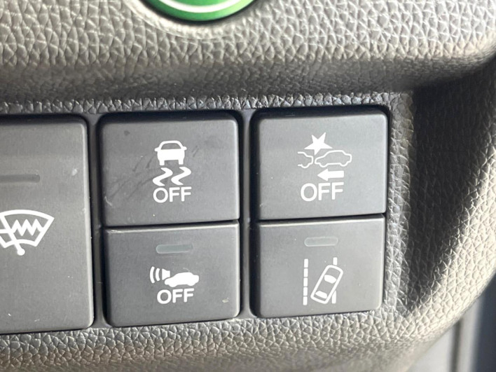 2017 Honda Fit Hybrid DAA-GP5 (UW-6a0146d387340)[9]