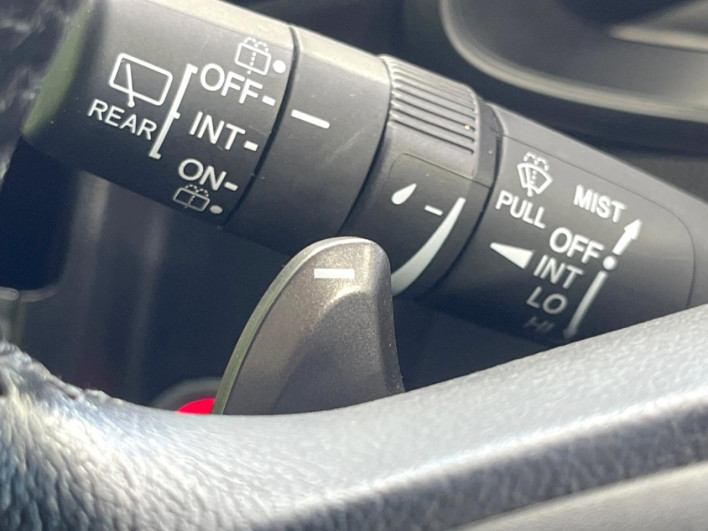 2017 Honda Fit Hybrid DAA-GP5 (UW-6a0146d387340)[22]