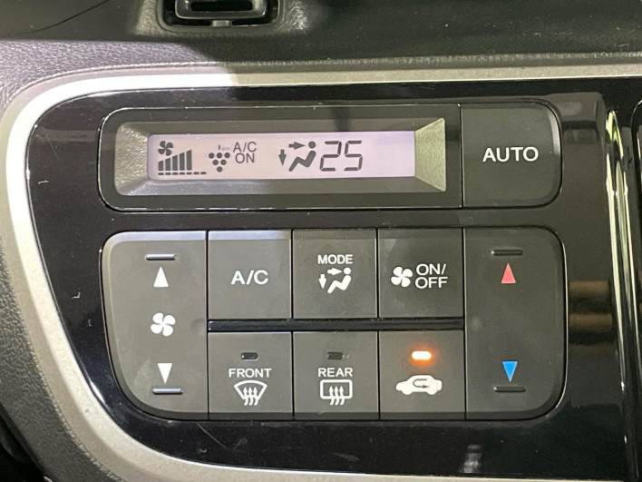 2014 Honda N-BOX CUSTOM DBA-JF1 (UW-6a0146e51fb3e)[18]
