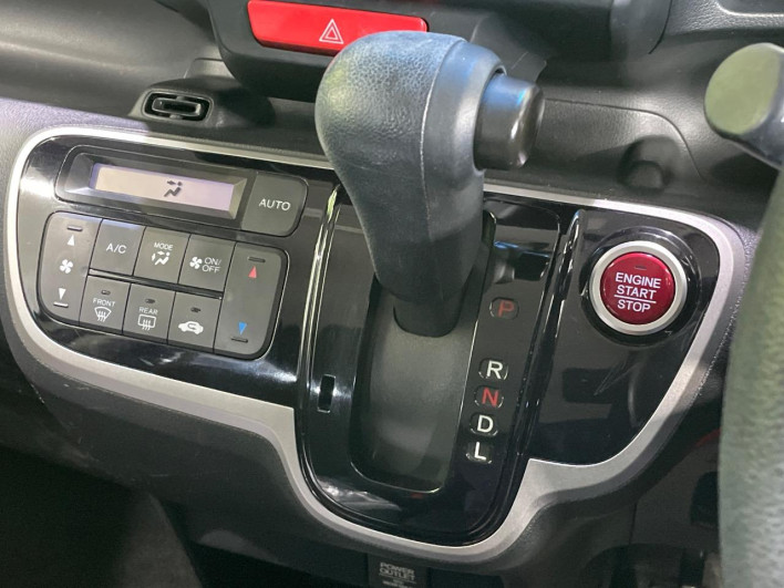 2014 Honda N-BOX CUSTOM DBA-JF1 (UW-6a0146e51fb3e)[17]