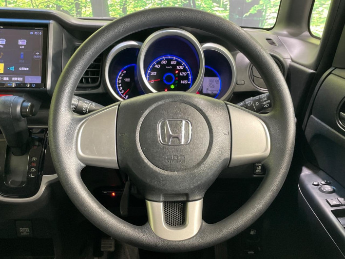 2014 Honda N-BOX CUSTOM DBA-JF1 (UW-6a0146e51fb3e)[25]