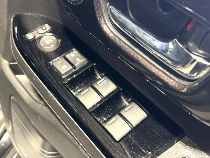 2019 Honda N-BOX CUSTOM DBA-JF3 (UW-6a0146ea9a5d2)[23]