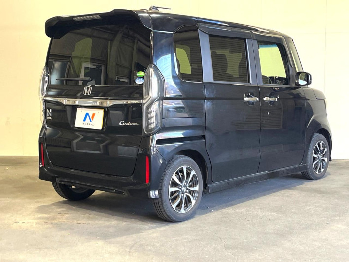 2019 Honda N-BOX CUSTOM DBA-JF3 (UW-6a0146ea9a5d2)[24]