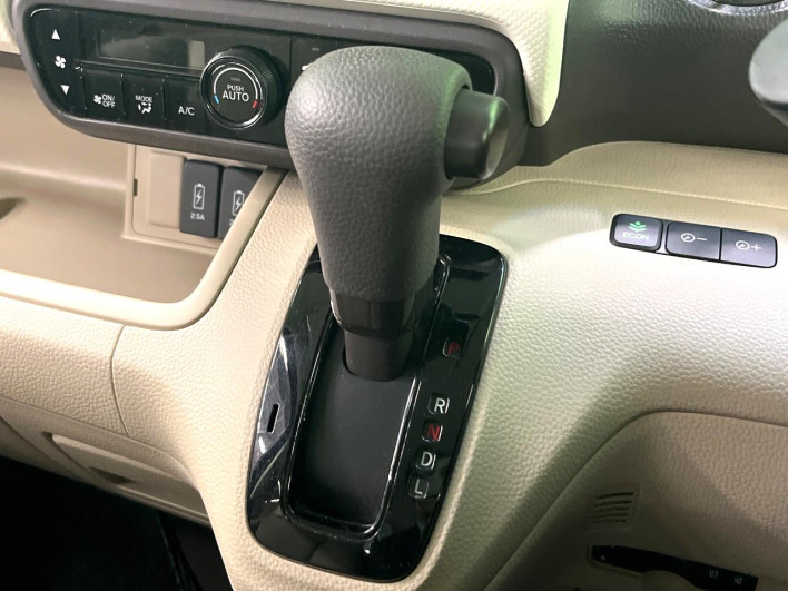 2019 Honda N-BOX 6BA-JF3 (UW-6a0146ec83e3f)[24]