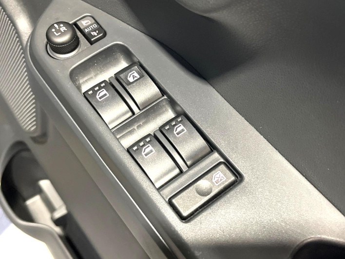 2019 Daihatsu Wake DBA-LA700S (UW-6a0147132ff52)[24]