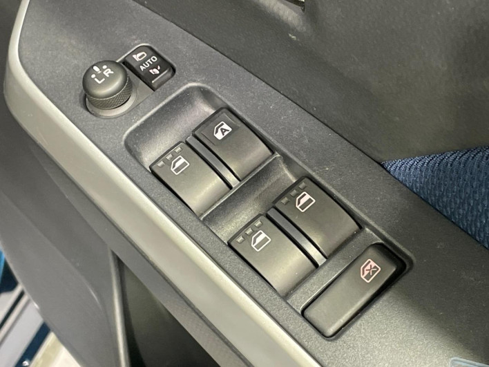 2018 Daihatsu Toll DBA-M900S (UW-6a01471c01aa6)[23]