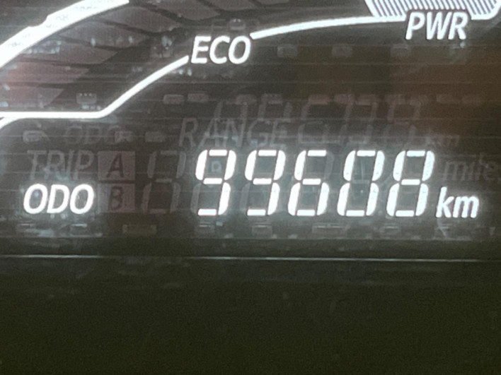 2015 Toyota Aqua DAA-NHP10 (UW-6a01473f23715)[2]