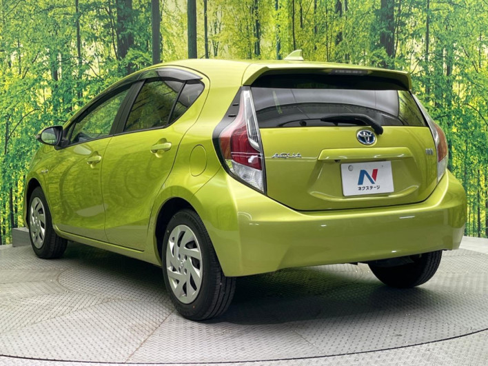 2015 Toyota Aqua DAA-NHP10 (UW-6a01473f23715)[27]