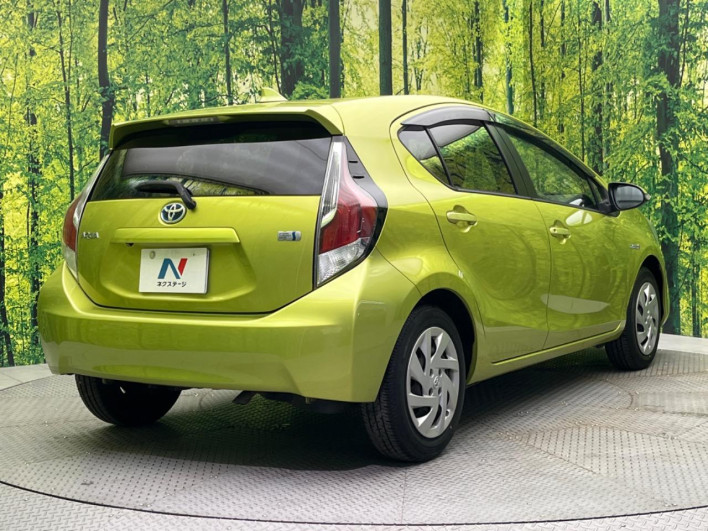 2015 Toyota Aqua DAA-NHP10 (UW-6a01473f23715)[11]