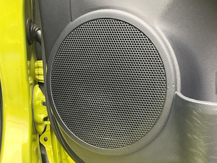 2015 Toyota Aqua DAA-NHP10 (UW-6a01473f23715)[21]