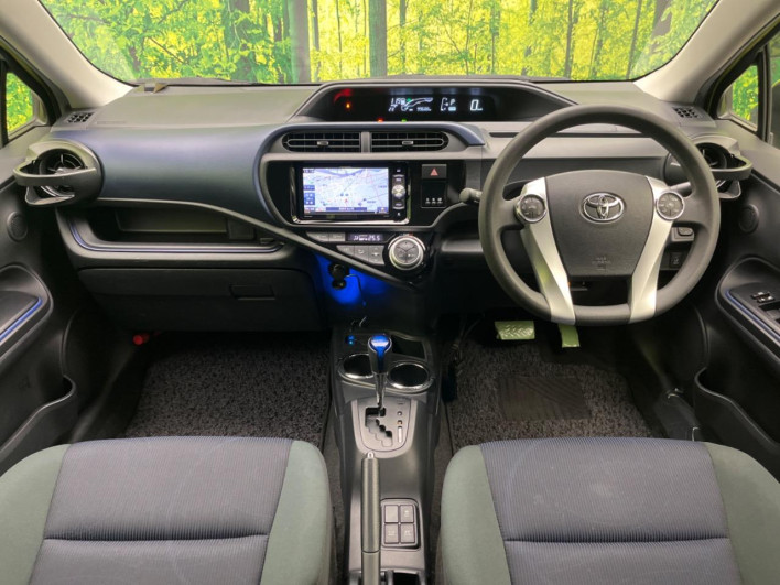2015 Toyota Aqua DAA-NHP10 (UW-6a01473f23715)[24]