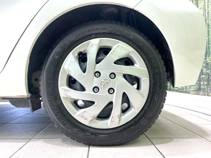 2015 Toyota Aqua DAA-NHP10 (UW-6a014741151ec)[12]