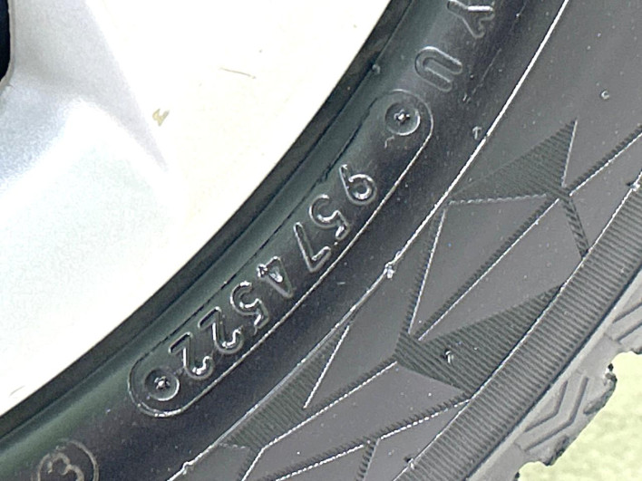 2015 Toyota Aqua DAA-NHP10 (UW-6a014741151ec)[14]
