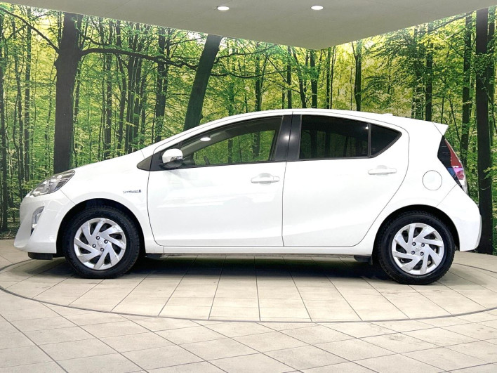 2015 Toyota Aqua DAA-NHP10 (UW-6a014741151ec)[24]