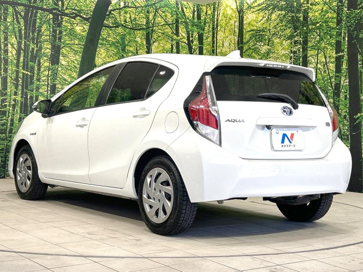 2015 Toyota Aqua DAA-NHP10 (UW-6a014741151ec)[23]