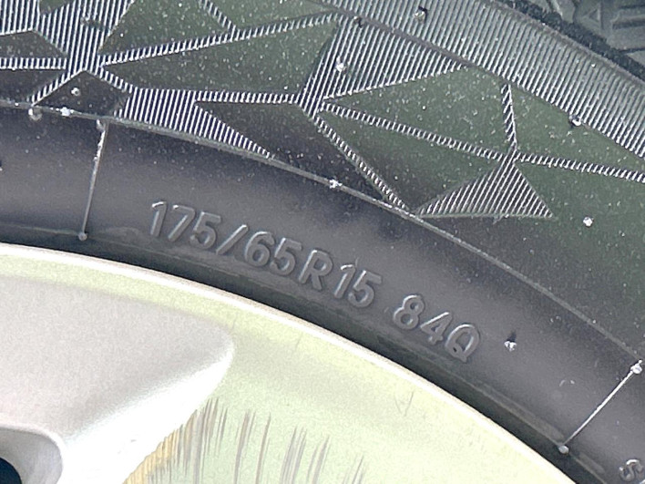 2015 Toyota Aqua DAA-NHP10 (UW-6a014741151ec)[13]