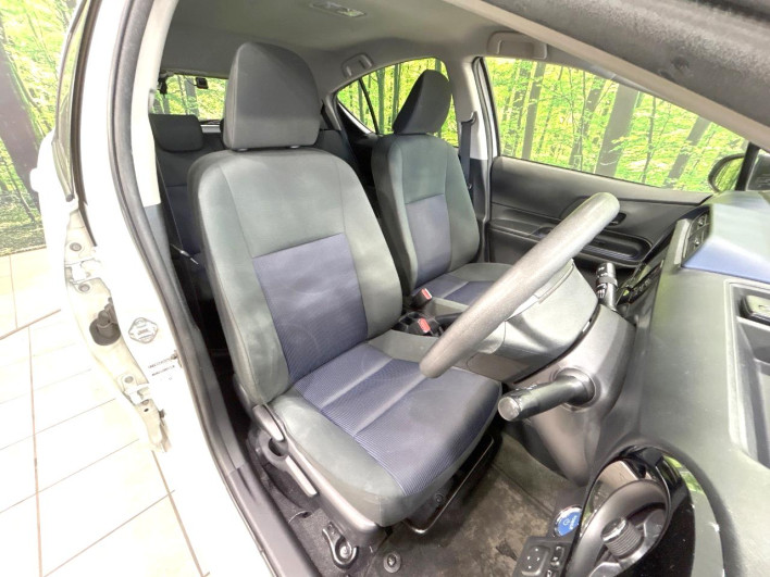 2015 Toyota Aqua DAA-NHP10 (UW-6a014741151ec)[5]