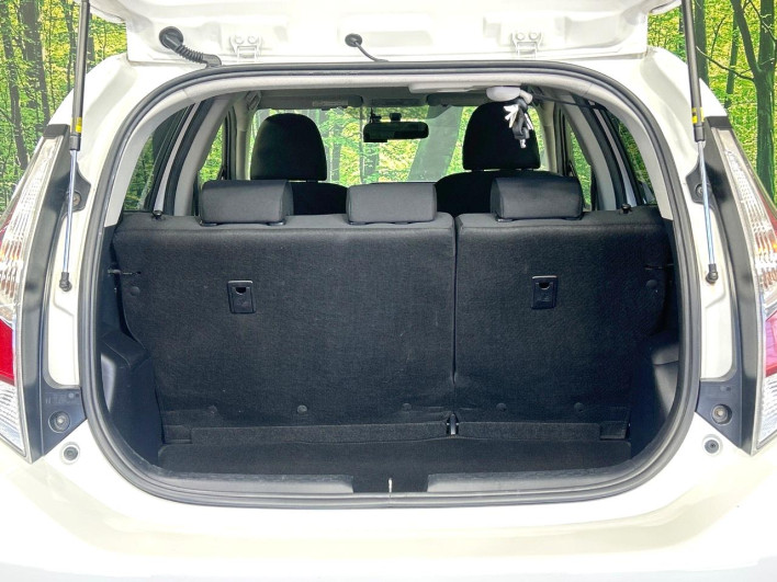 2015 Toyota Aqua DAA-NHP10 (UW-6a014741151ec)[27]