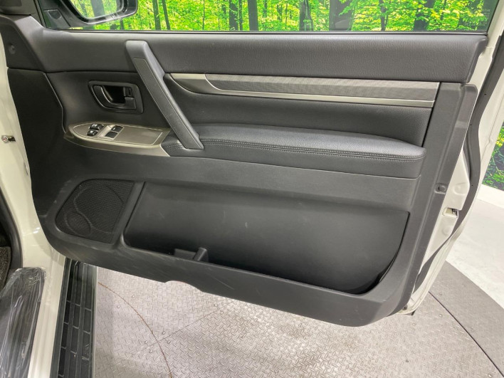2017 Mitsubishi Pajero DBA-V83W (UW-6a01475552865)[29]