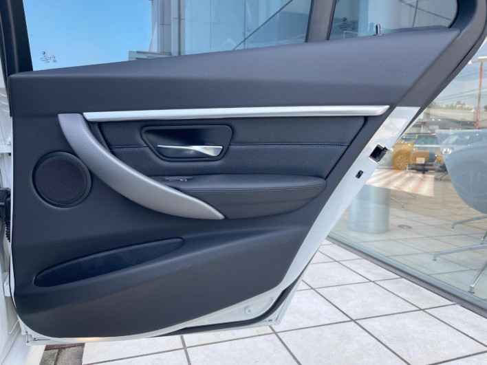2018 BMW 3 Series LDA-8C20 (UW-6a01475a6fd3f)[29]
