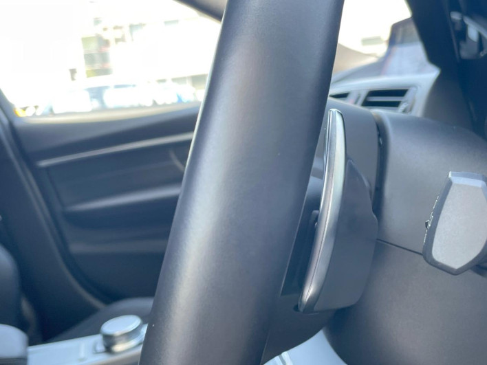 2018 BMW 3 Series LDA-8C20 (UW-6a01475a6fd3f)[28]