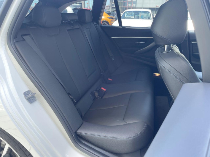 2018 BMW 3 Series LDA-8C20 (UW-6a01475a6fd3f)[8]