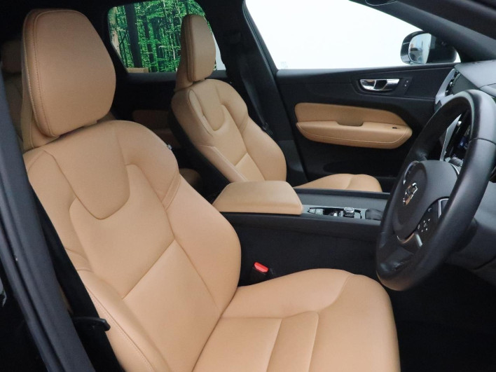 2020 Volvo XC60 LDA-UD4204TXC (UW-6a01476066e15)[22]