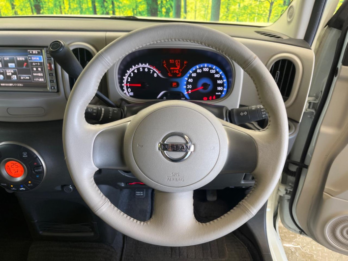 2011 Nissan Cube DBA-Z12 (UW-6a014761675d3)[26]