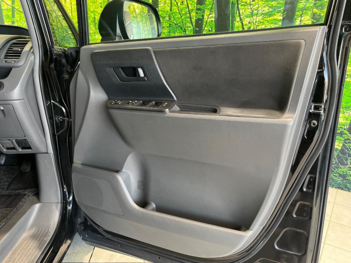 2008 Toyota Noah DBA-ZRR70G (UW-6a0147676c52f)[24]