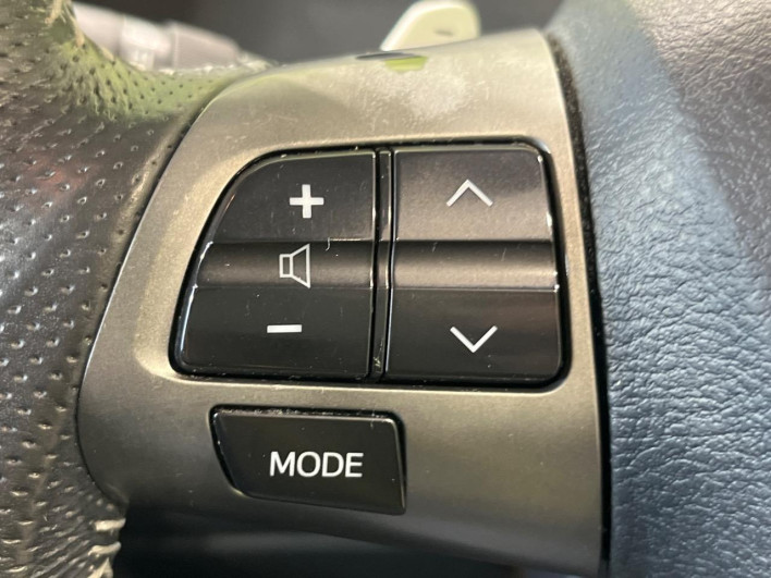 2012 Toyota Voxy DBA-ZRR70W (UW-6a0147681d56d)[26]