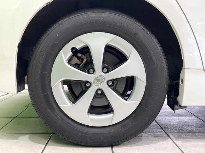 2013 Toyota Prius DAA-ZVW30 (UW-6a014771dc353)[28]