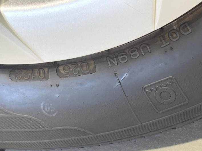 2013 Toyota Prius DAA-ZVW30 (UW-6a014771dc353)[25]