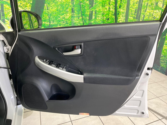 2013 Toyota Prius DAA-ZVW30 (UW-6a014771dc353)[29]