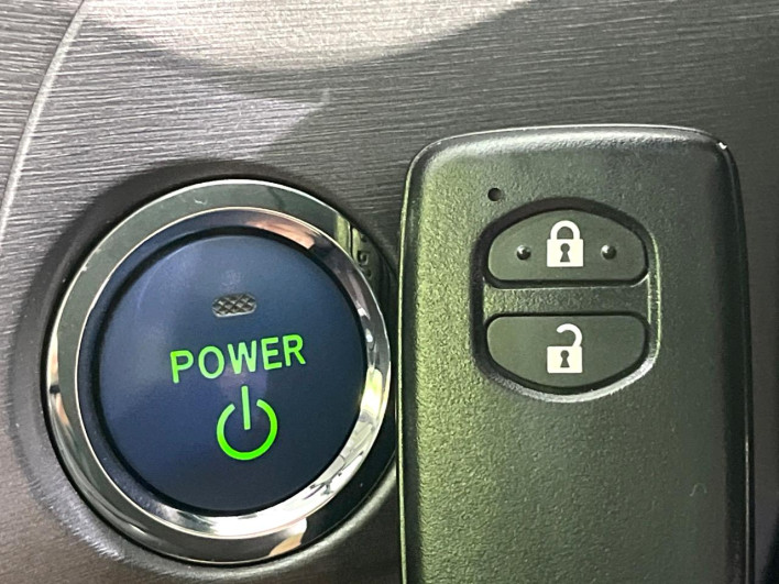 2013 Toyota Prius DAA-ZVW30 (UW-6a014771dc353)[5]