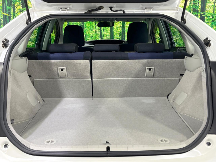 2013 Toyota Prius DAA-ZVW30 (UW-6a014771dc353)[12]