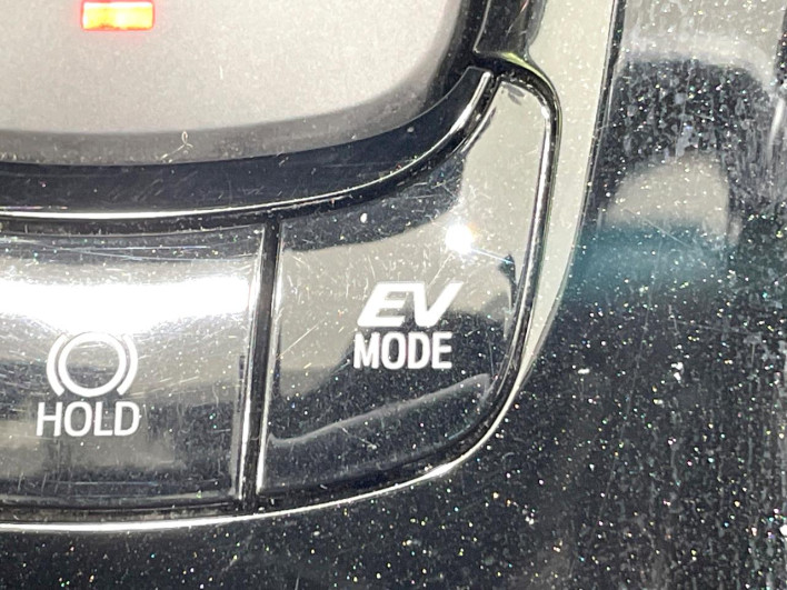 2018 Toyota C-HR DAA-ZYX10 (UW-6a01477c71a44)[13]