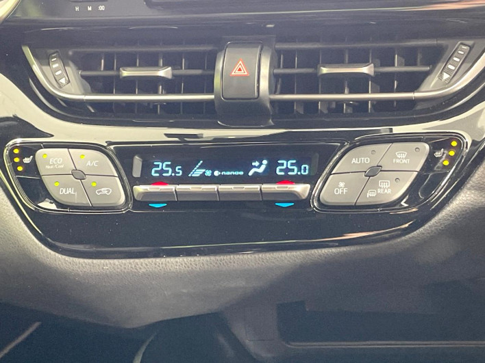 2018 Toyota C-HR DAA-ZYX10 (UW-6a01477c71a44)[16]