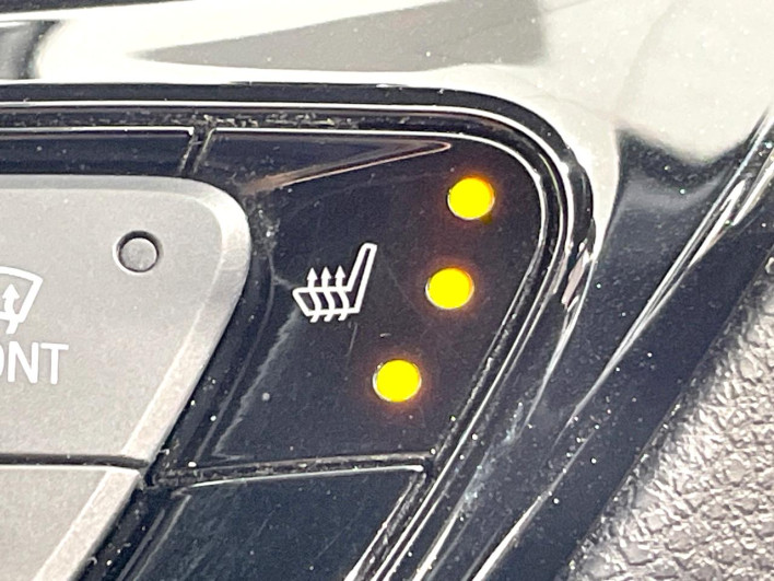 2018 Toyota C-HR DAA-ZYX10 (UW-6a01477c71a44)[17]