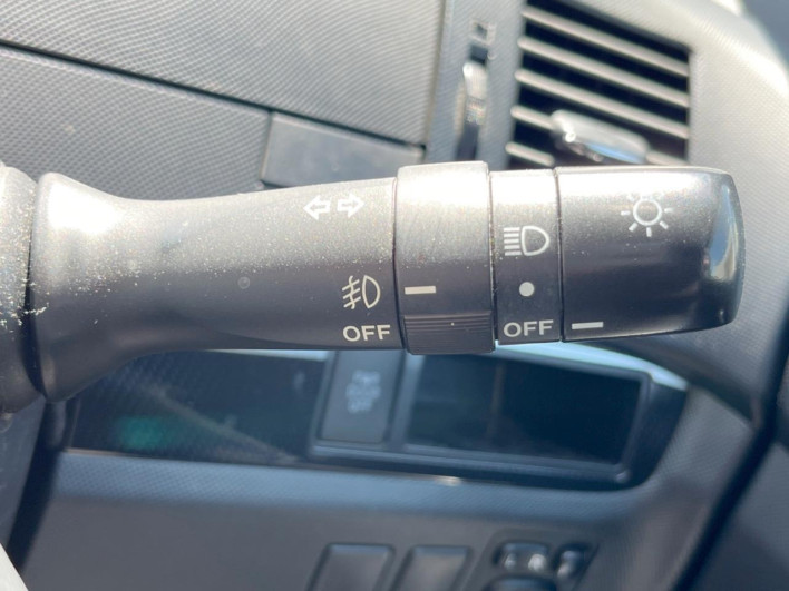2013 Toyota Estima DBA-ACR50W (UW-6a029858669a4)[15]