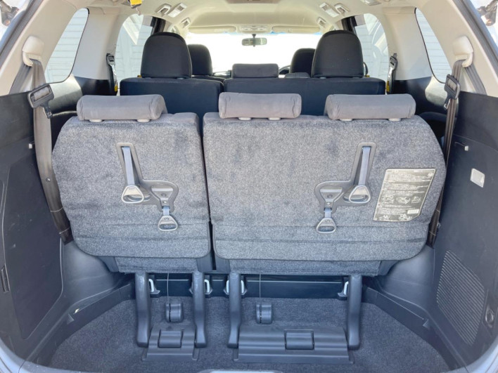 2013 Toyota Estima DBA-ACR50W (UW-6a029858669a4)[10]
