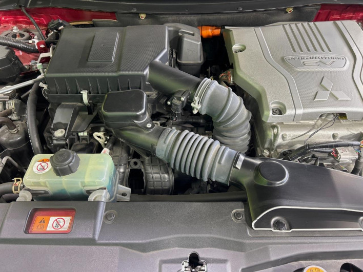 2017 Mitsubishi OUTLANDER PHEV DLA-GG2W (UW-6a0298a5ca772)[4]