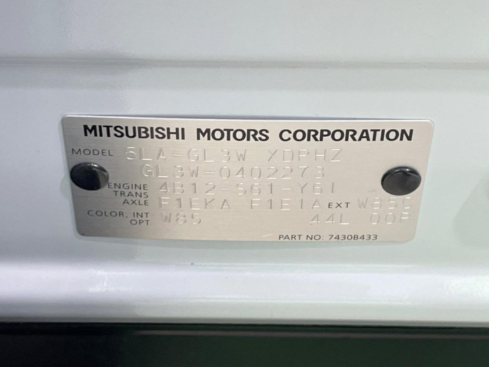 2022 Mitsubishi Eclipse Cross PHEV 5LA-GL3W (UW-6a0298a83c203)[1]