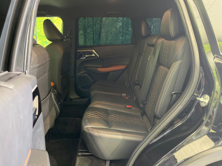 2022 Mitsubishi OUTLANDER PHEV 5LA-GN0W (UW-6a0298a85dcee)[9]