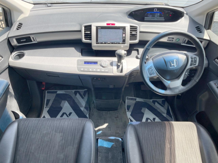 2015 Honda Freed hybrid DAA-GP3 (UW-6a0298a8b9511)[24]