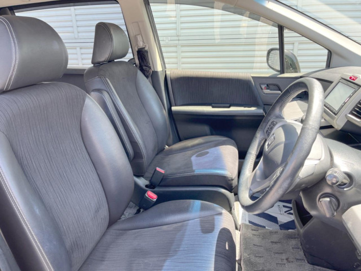 2015 Honda Freed hybrid DAA-GP3 (UW-6a0298a8b9511)[14]