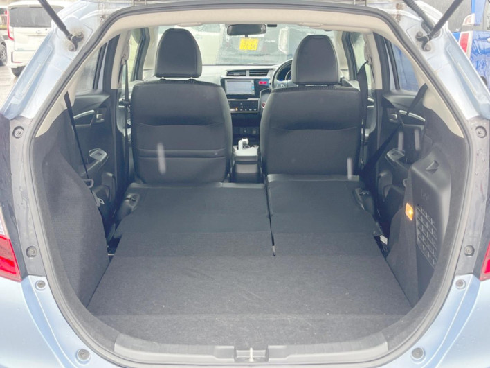 2016 Honda Fit Hybrid DAA-GP5 (UW-6a0298a97fde7)[26]