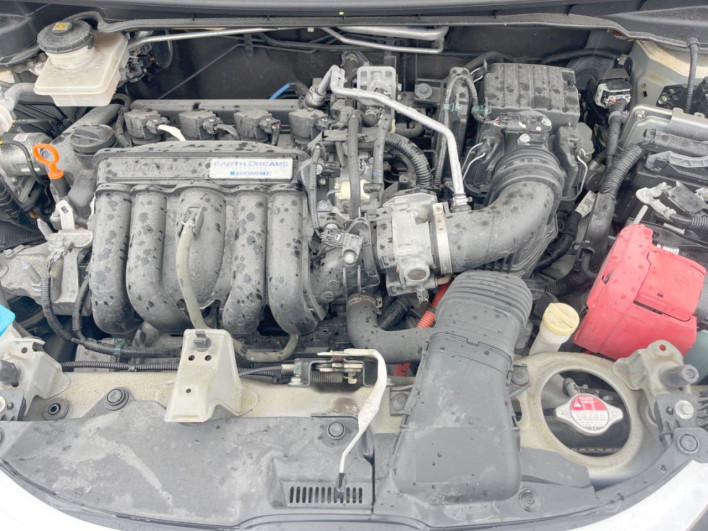 2016 Honda Fit Hybrid DAA-GP5 (UW-6a0298a97fde7)[15]