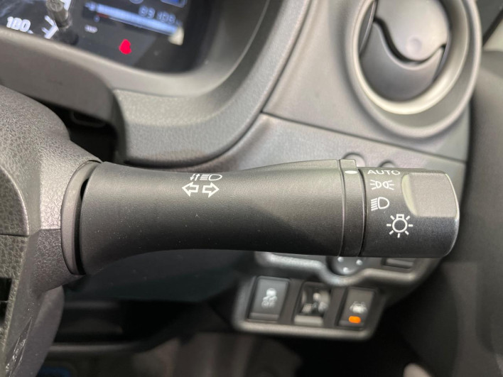 2017 Nissan Note DAA-HE12 (UW-6a0298b214eef)[28]