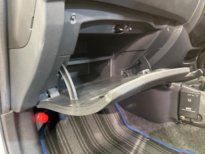 2017 Nissan Note DAA-HE12 (UW-6a0298b214eef)[11]
