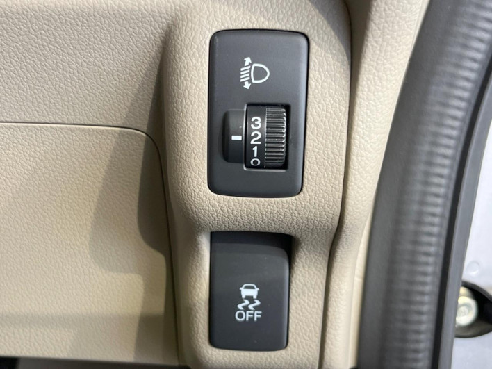2017 Honda N-BOX DBA-JF1 (UW-6a0298bf380f7)[29]